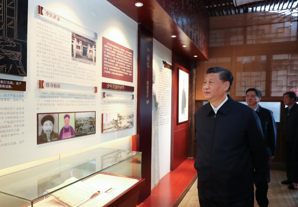 2020年5月11日，习近平总书记在山西省云冈石窟实地了解历史文化遗产保护情况。新华社记者 谢环驰 摄